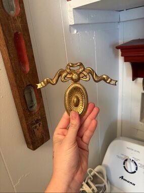 Ornate Gold Ribbon Wall Accent - Decorative Home Wall Decor